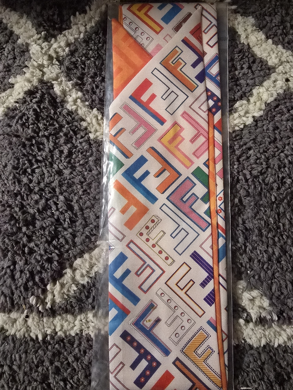 ♡♡♡ Multicolor FF Logo Silk Twilly in Orange, Blue, Pink, Green, Purple - Picture 4 of 6
